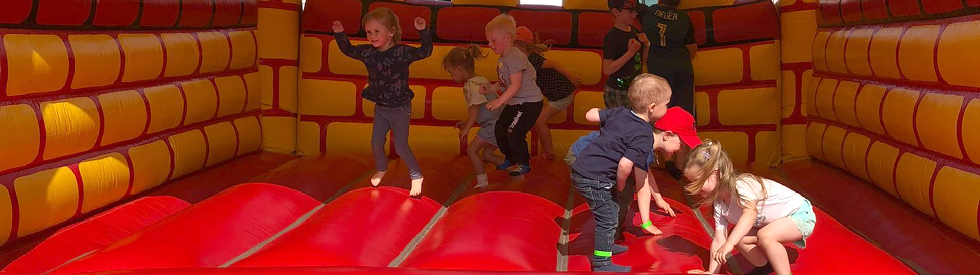 Hüpfburgen und Actionmodule